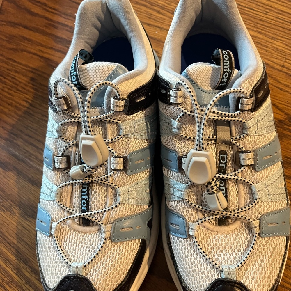 Comfort Women's Athletic Shoes - White and Black